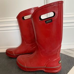Bogs matte red rainboots size 7
